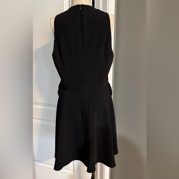 Elliatt Black Jillian Mini Dress with Floral Flowers Accent Large Retail $250 - Picture 5 of 9